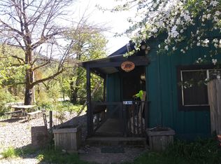 689 Tunnel Rd, Glendale, OR 97442