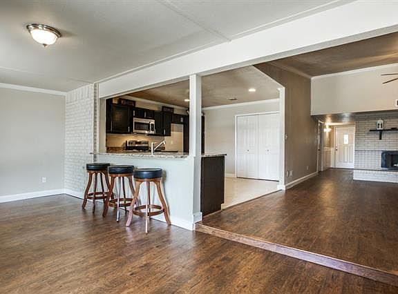 5th image of 11055 Wallbrook Dr