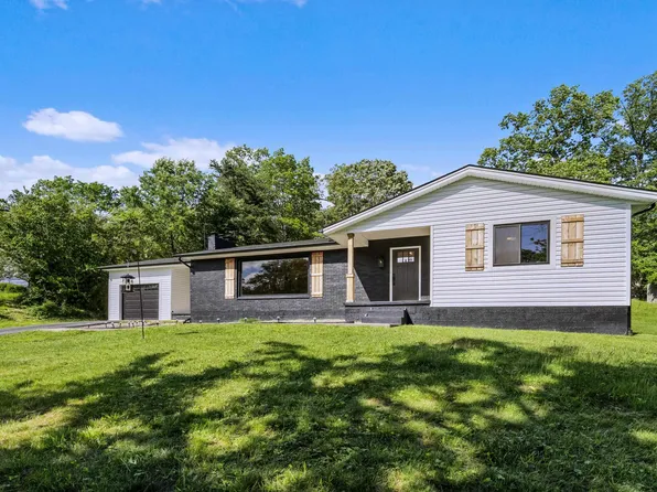 633 Kenwood Dr, Russell, KY 41169