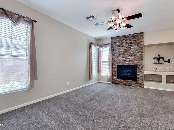 4th image of 2031 E Carla Vista Dr