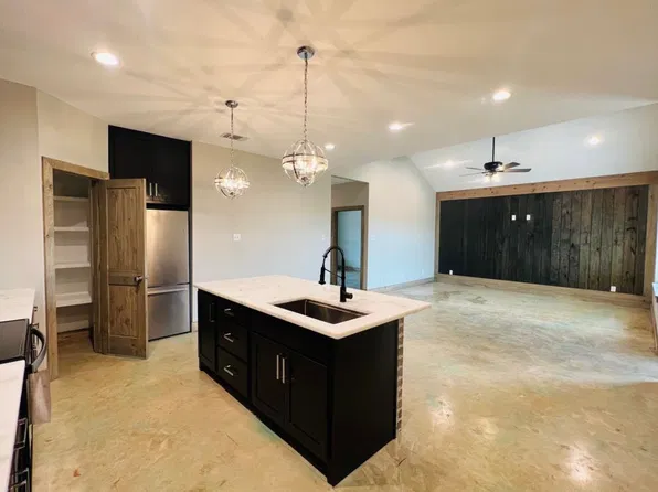 315 Amistad Rd #B, San Angelo, TX 76901