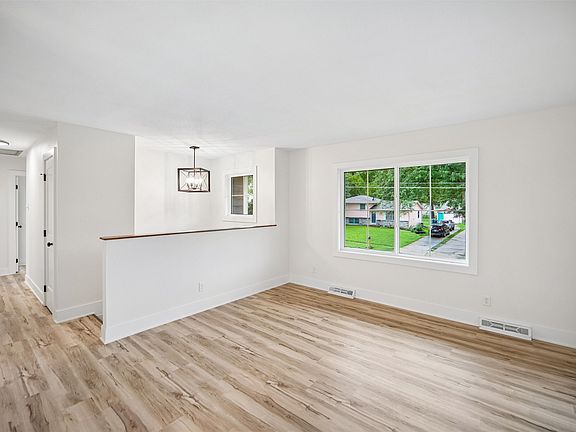 3rd image of 4415 66th St