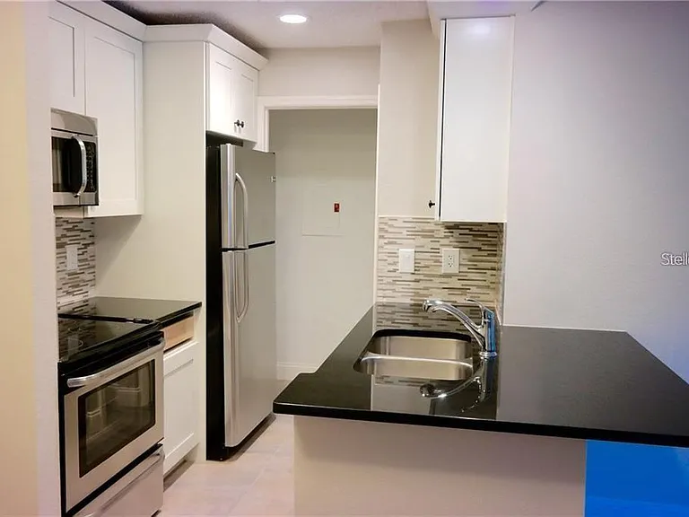 224 Afton Sq #104 — Photo 3