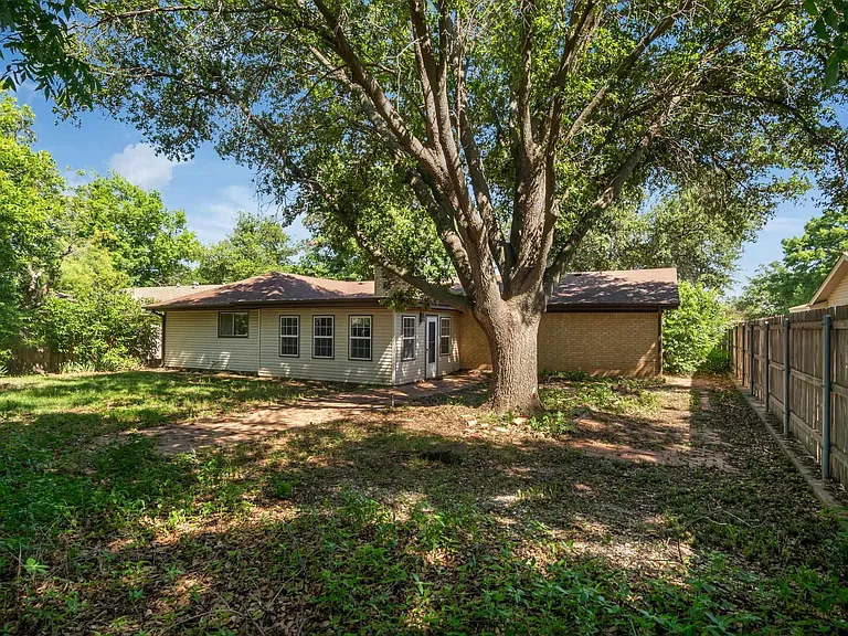 3510 Kent Ln — Photo 36
