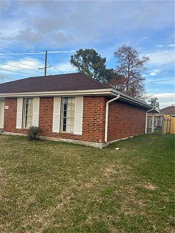 2713 W Friendship Dr — Photo 3