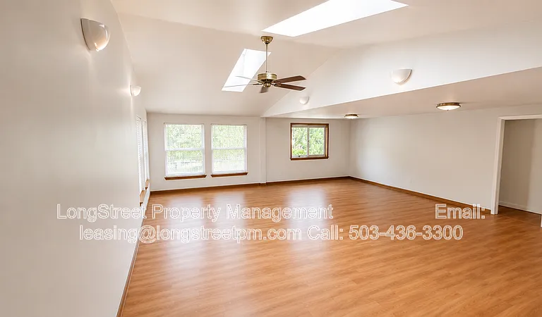 606 NW 28th St — Photo 4