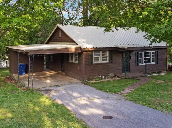 1411 Walnut St, Benton, KY 42025