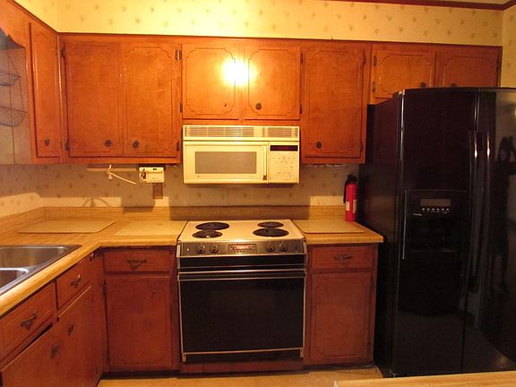 3rd image of 3506 Greenwood Dr