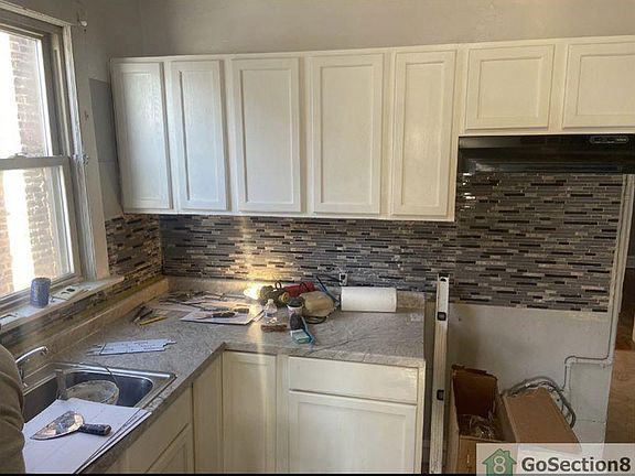 5th image of 1525 E 74th Pl