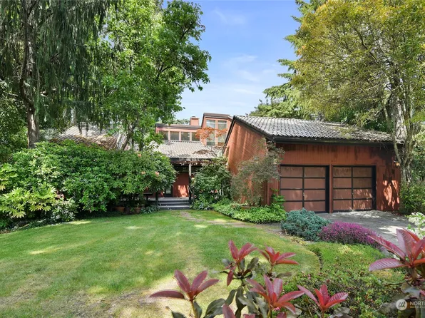 8270 NE Meadowmeer Road, Bainbridge Island, WA 98110