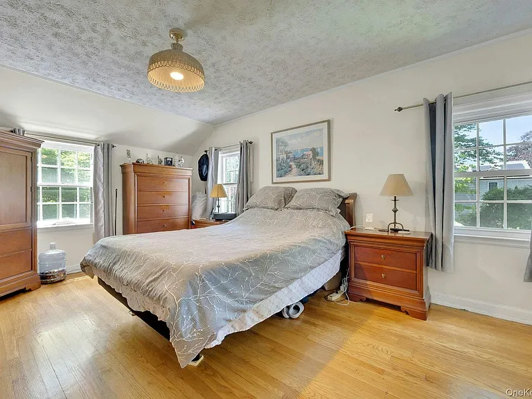 29 Deerfield Ave — Photo 16