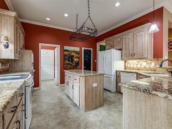 3rd image of 3507 Willowbrook Dr