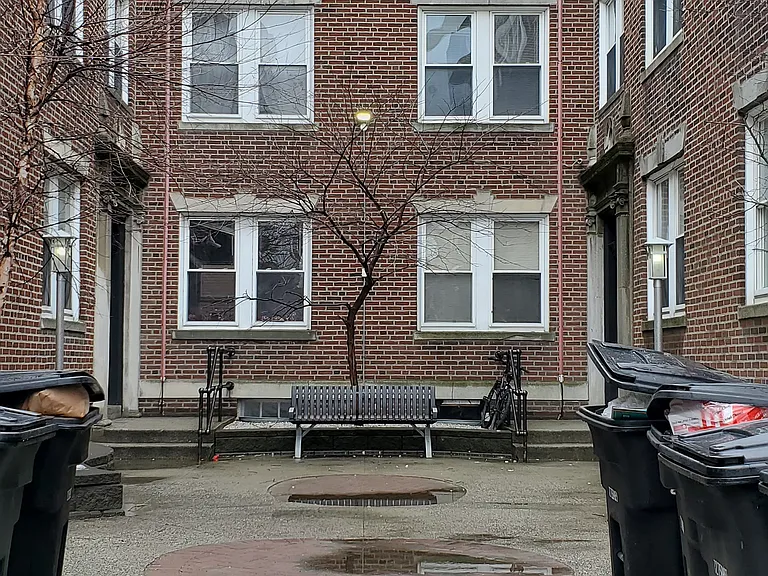 121-123 Hawthorne St #D5 — Photo 1
