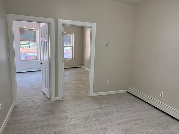 3rd image of 8652 112th St APT B