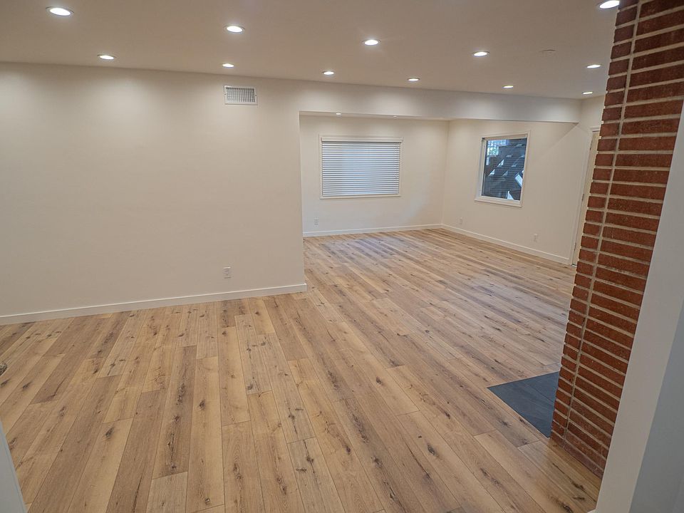 Dining area & living room