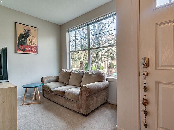 4th image of 5821 NE 58th Cir