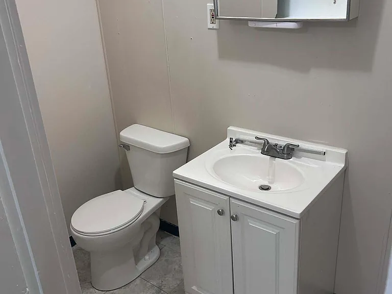 2218 Catalpa Dr #2 — Photo 4