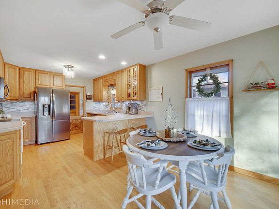 4th image of 244 Hoy Ave