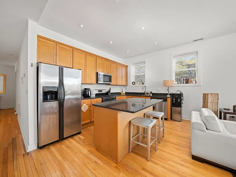 2459 W Augusta Blvd #2 — Photo 5