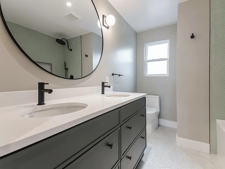 2418 Grandview Dr — Photo 24
