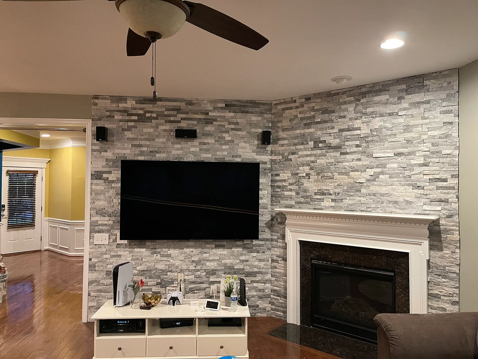 5 bed, 4.5 bath, 4200 sqft, $4,950 — Photo 4