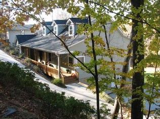 1672 Country Club Dr, Canton, NC 28716