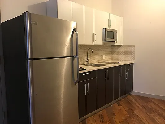 Rented by Pearl Realty Management LLC | media 8