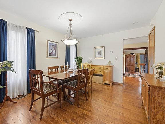 4th image of 312 Brookdale Dr APT A