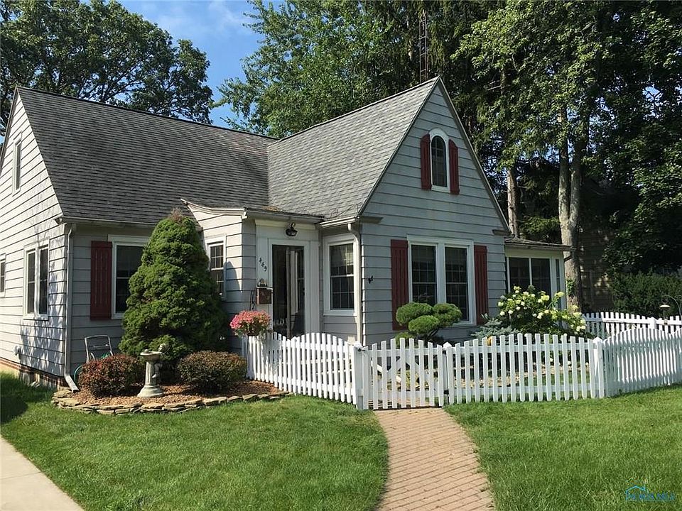 1st image of 449 Oakwood Ave