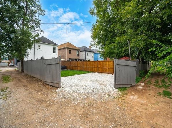 99 Francis St, Hamilton, ON L8L 3V4