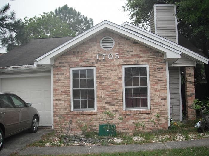 1st image of 1705 Bennetts End