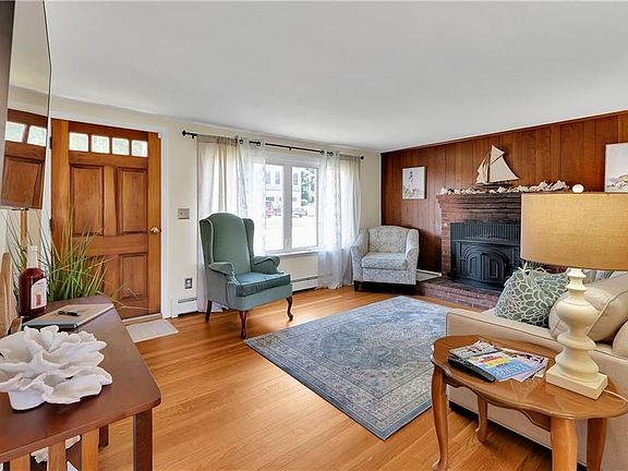 4th image of 85 Treasure Rd