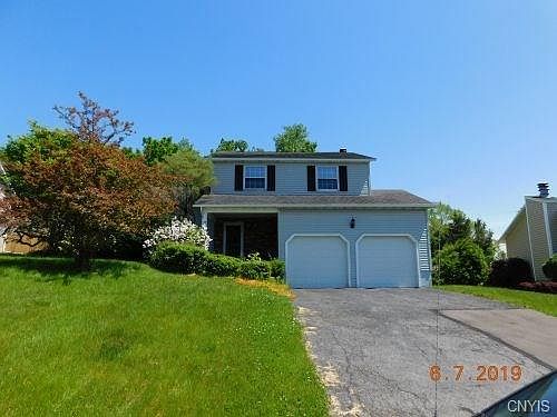 1st image of 204 Chestnut Hill Dr