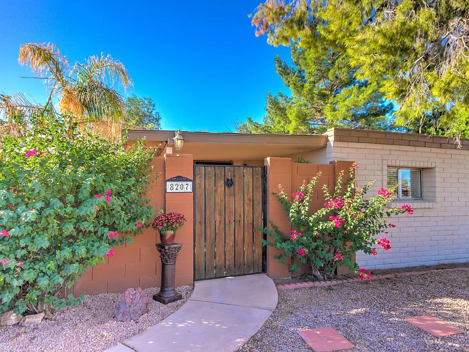 8207 E University Dr-3
