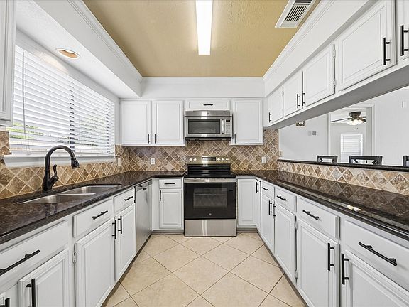 3rd image of 15714 Pipers View Dr
