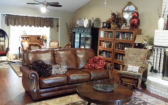 3rd image of 29 Sugar Creek Pl