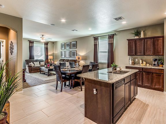 5th image of 543 Dusk View St