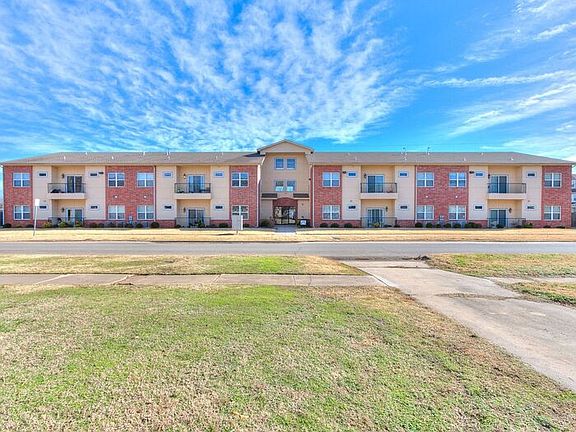 3rd image of 715 Monnett Ave #206