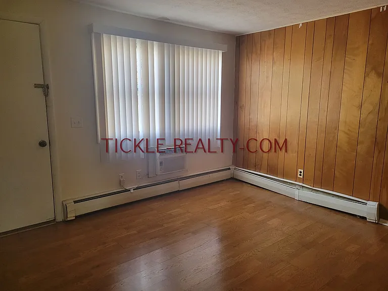 1868 Livingston Rd — Photo 6