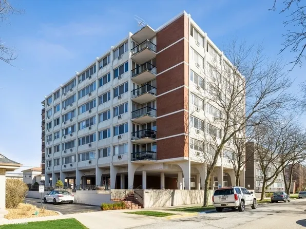 140 Marengo Ave Unit 203, Forest Park, IL 60130