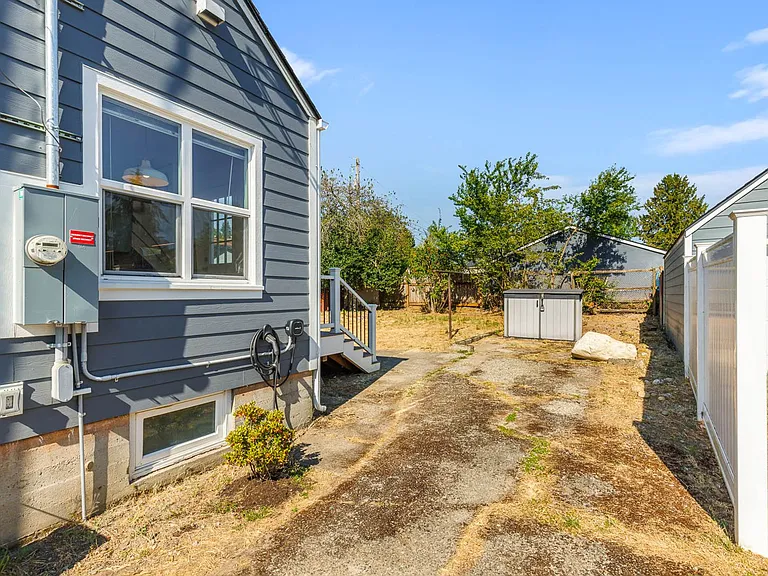 4402 39th Ave S — Photo 2