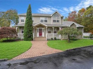 6 Premier Ct, Pt Jefferson Station, NY 11776