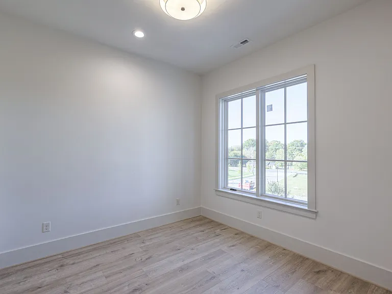 1025 Southwalk Dr — Photo 56