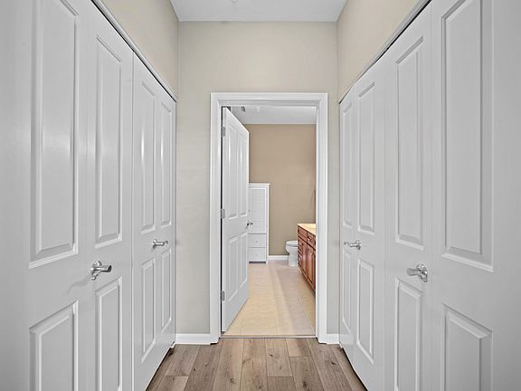 5th image of 3930 S Lake Dr