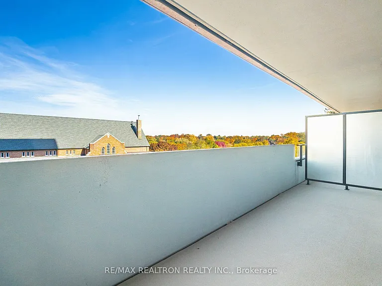 2525 Bathurst St #410 — Photo 14
