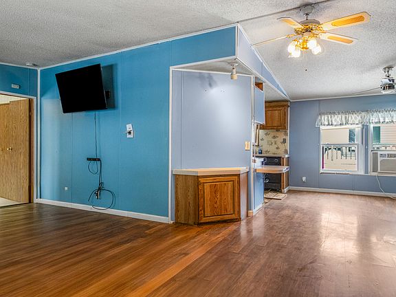 4th image of 103 Apple Ln