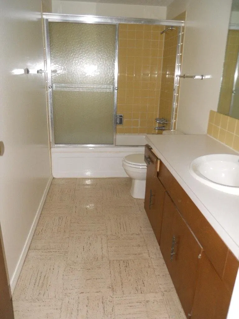 2 bed, 800 sqft, $825 — Photo 3