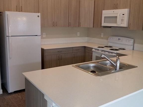 2nd image of 511 E 43rd St #4255