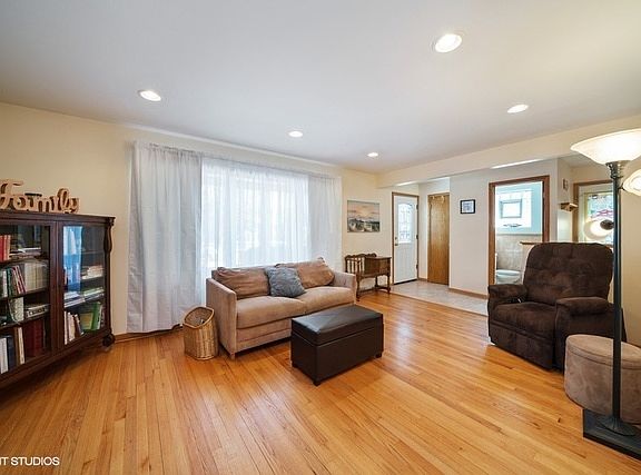 2nd image of 3814 S Morton Ave