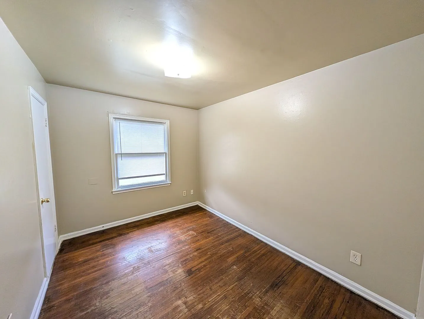 3 bedroom home — Photo 4